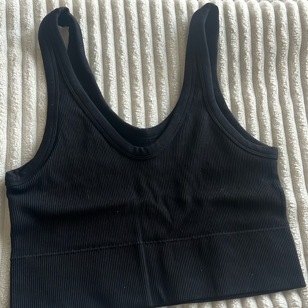 Black tank top sportswear top stretchy small